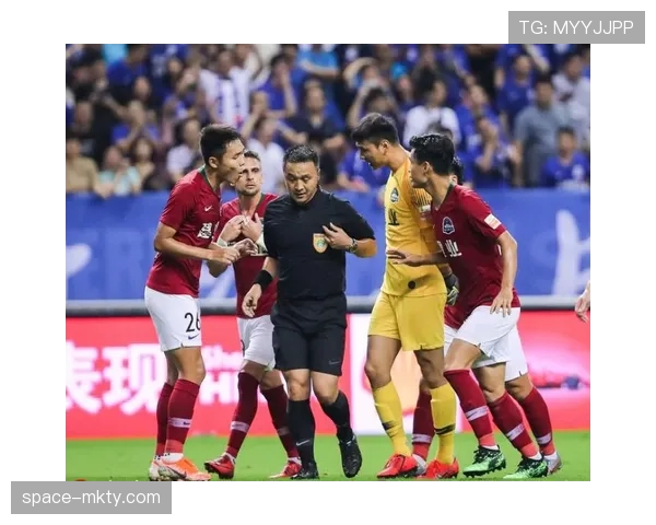 裁判争议再现：格鲁吉亚教练对-90公斤级半决赛判罚提出正式申诉