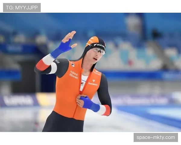 速滑世界杯总决赛:荷兰名将再破男子1000米世界纪录。
