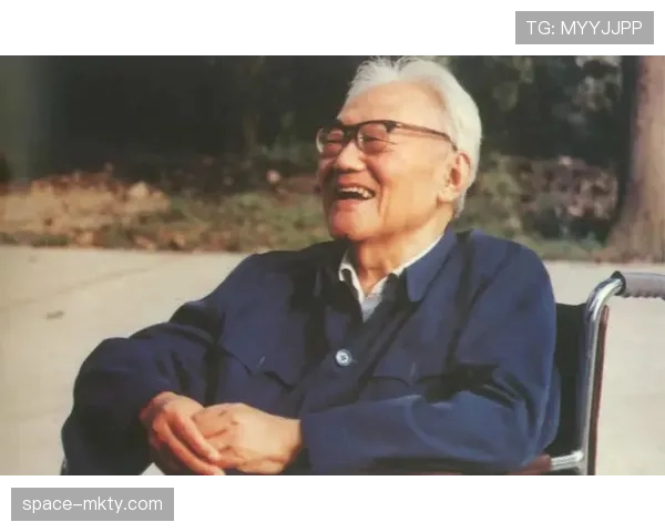 人物特写:镜头跟随RB莱比锡青训主管的一天